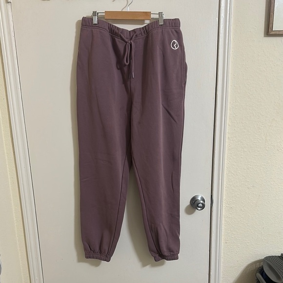 Rare Beauty Selena Gomez Purple Joggers XL - Picture 1 of 7